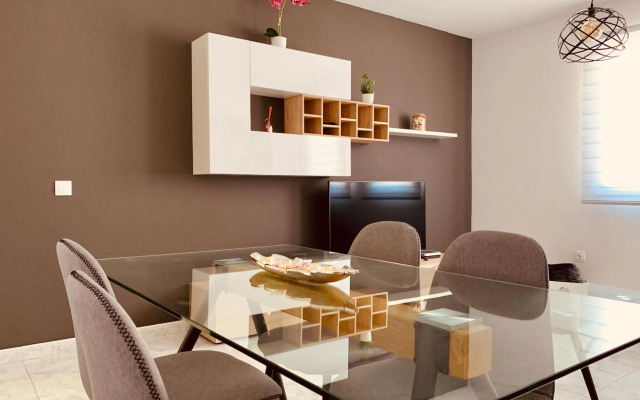 A&F Comfort Modern House