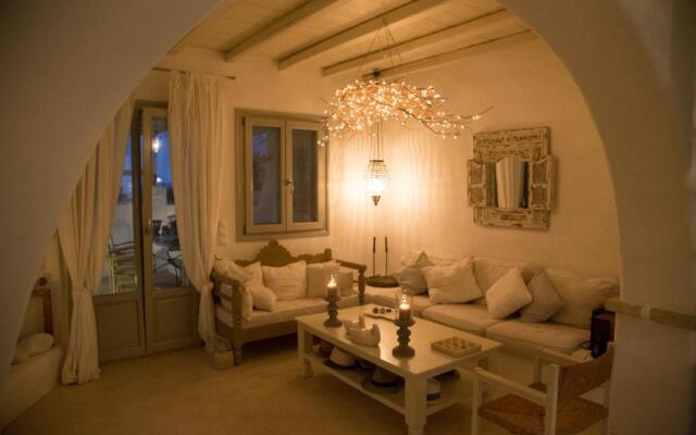 4-bedroom Cycladic Villa with Seaview