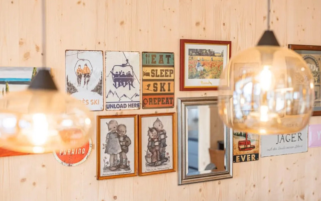 Welcoming Chalet With hot tub