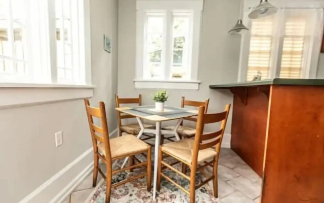 Trendy Lakeview Craftsman