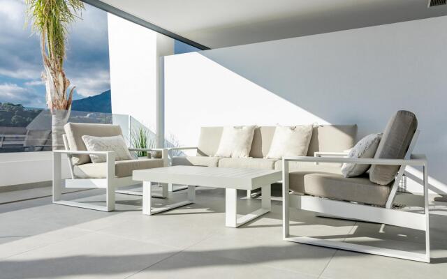 LAE13.1D- Apotel  Estepona hills by Roomservices