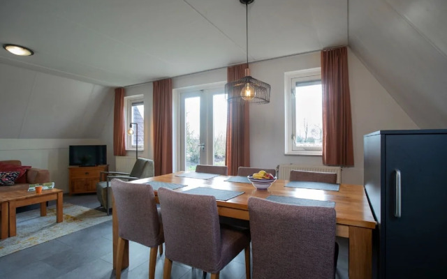 Detached House With Garden Near the Mookerplas