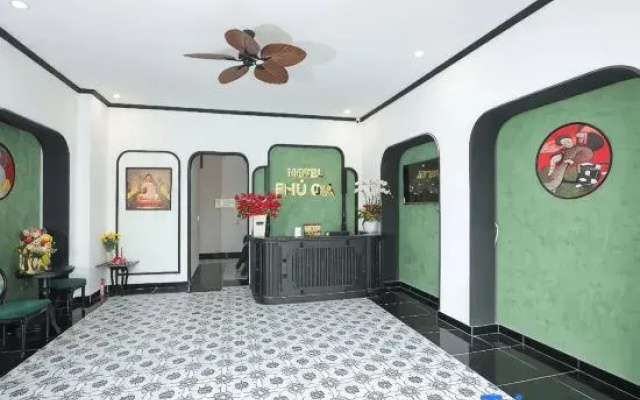 Phu Gia Hotel 228 Le Van Luong