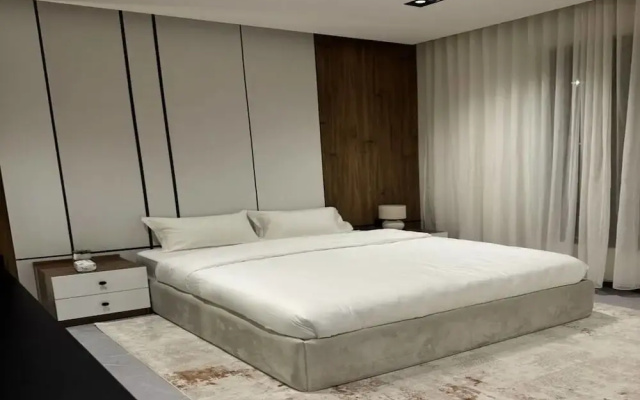 Elegant and Unique Studio in Almedinah