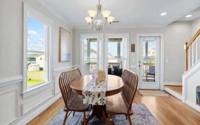 Almost Heaven 4 Bedroom Home by RedAwning