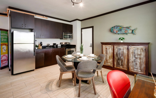 Tradewinds Apartment Hotel