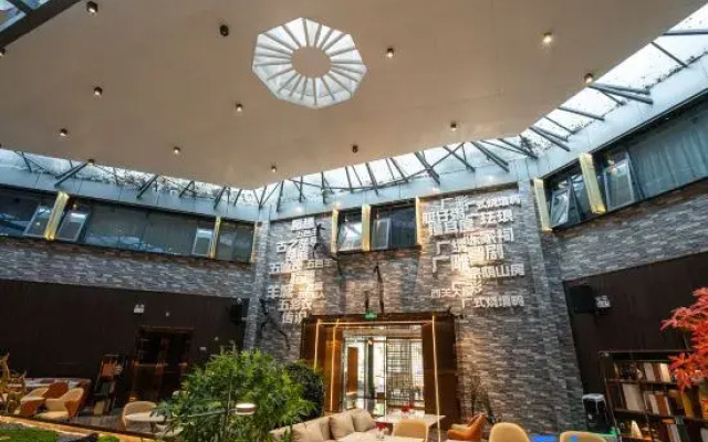 ZMAX HOTELS（Guangzhou Zhujiang New Town Wuyangcun Metro Station Branch hotel ）