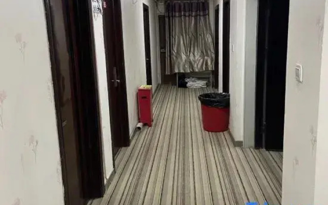 Urumqi Xinyuan Hotel (Tonghui Used Car Market)