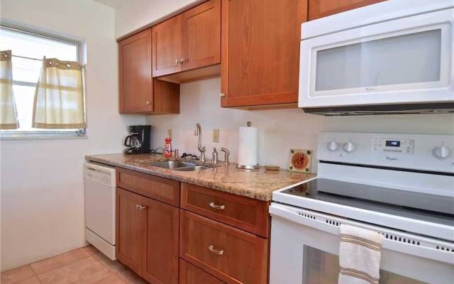 Jamaica Royale 91 - Two Bedroom Condo