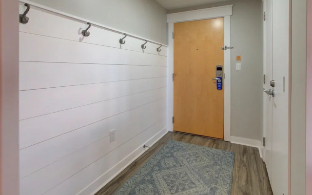 Elation 5722 - flr7 - 1BR 1BA - (4)