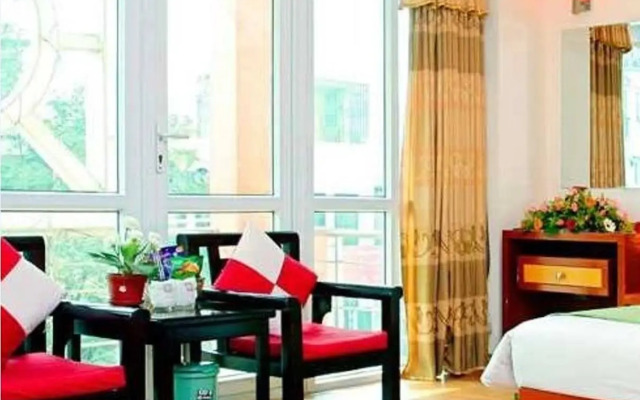 Van Mieu Hotel