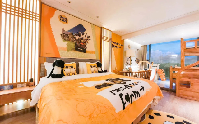 Bright QiandaoLake Resort