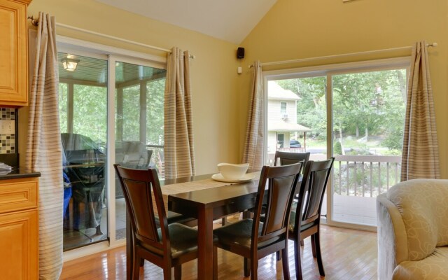 Pools, Hot Tub & More: Bushkill Mountain Getaway!