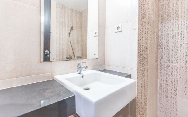 OYO Life 1437 W Residence