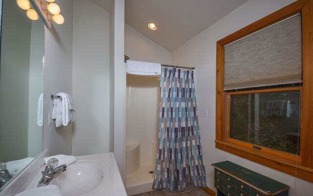 All Decked Out 4 Bedroom House