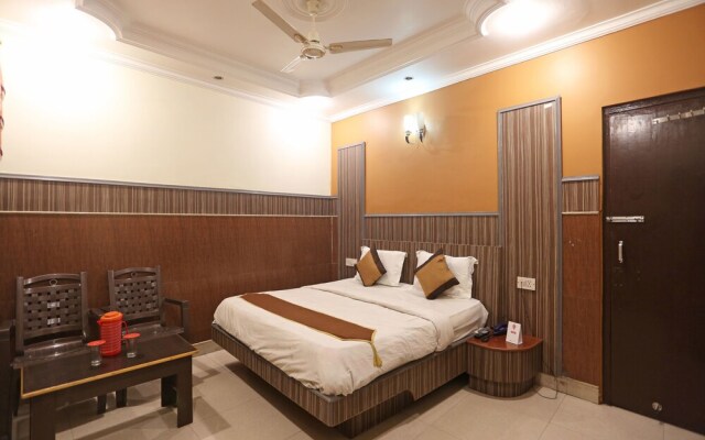 OYO 6647 Om Hari Residency