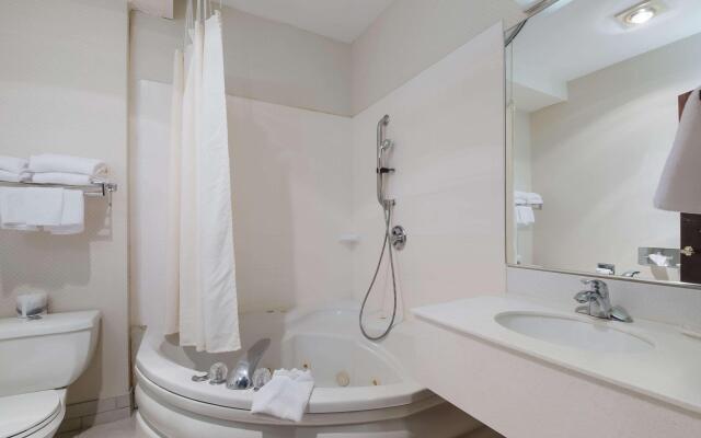 Quality Inn Grand Suites Bellingham