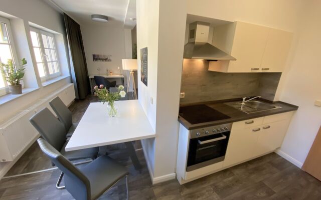 Zur Altstadt - Am Fuße der Osterburg - Gaststätte, Pension, FEWO