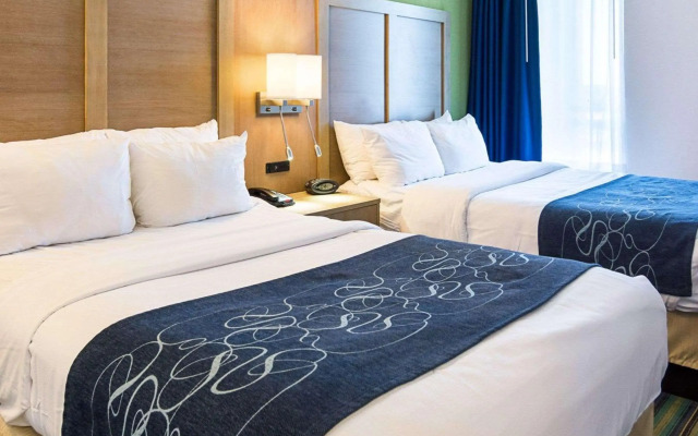 Comfort Suites Beachfront