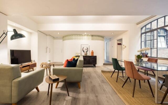 Soho Warehouse Loft With Concierge Lift