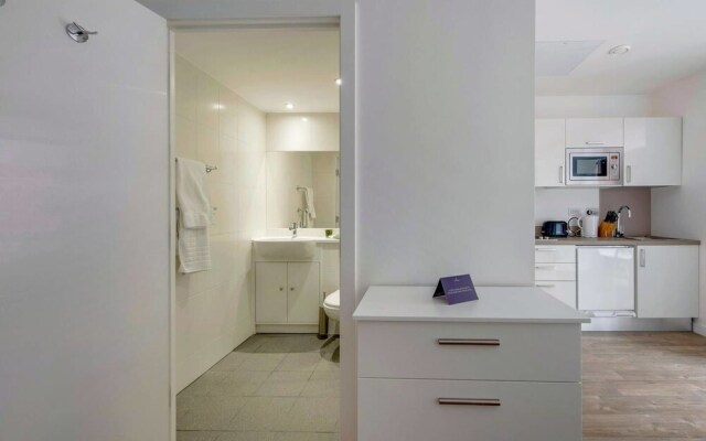 Central Liverpool Studio For 2 Guests!