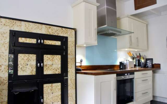 Refurbished Victorian Flat in City Centre