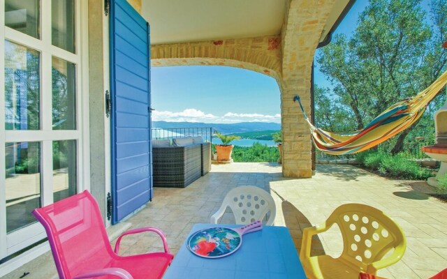 Nice Home in Malinska With Wifi and 5 Bedrooms