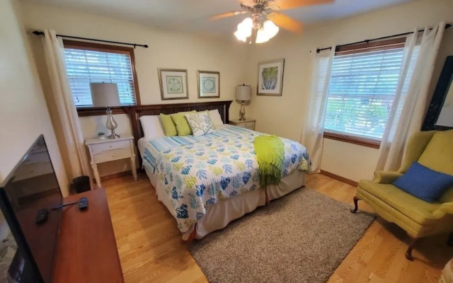 Beach Blossum 3 Bedroom Home