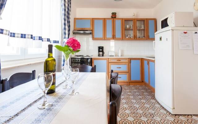 Pleasant Apartment in Malinska with Balcony