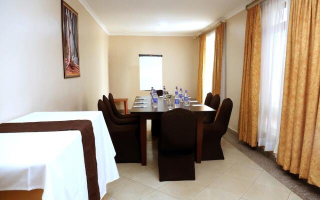 La Cour Hotel Apartments