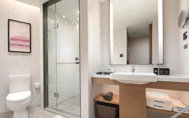 Hampton by Hilton High-speed Railway Station