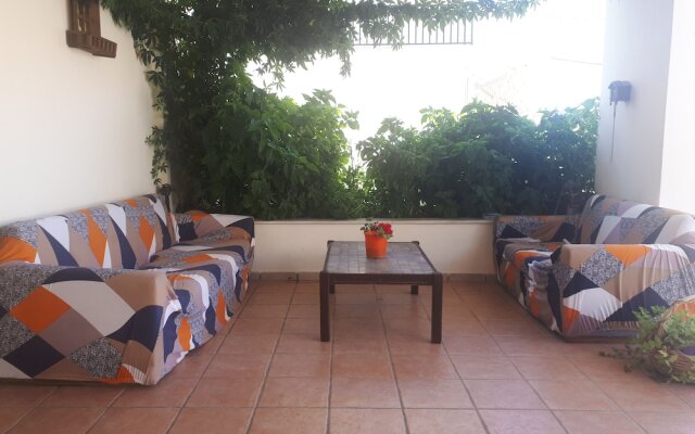 Agnoudas Guest House