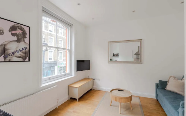 Dionysus Den - Fitzrovia - by Frankie Says