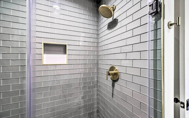 Modern Bentonville Home: Mountain Biker's Paradise