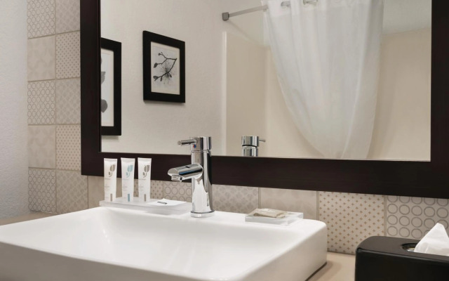 Country Inn & Suites by Radisson, Detroit Lakes, MN