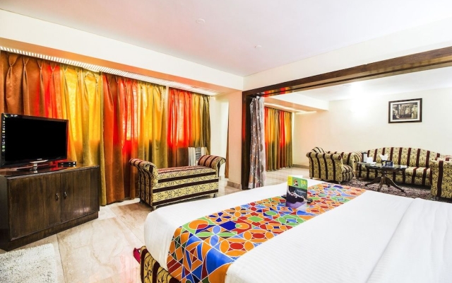 FabHotel Mayfair Inn