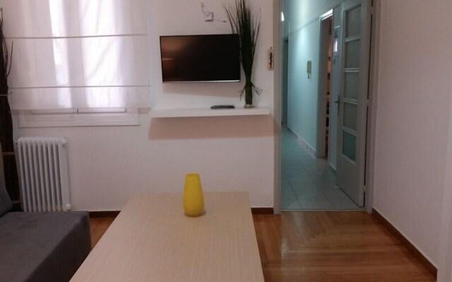 Erra - Grey - Athens Center, 120m², 4 BD, 2 BATH