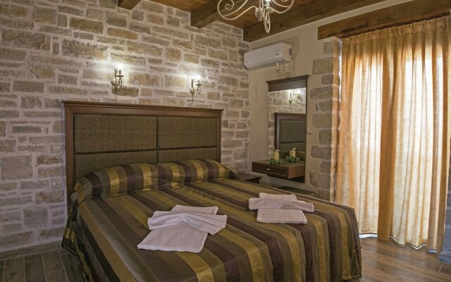 Luxurious Villa With Private Pool, Near a Couple of Restaurants & Sandy Beach