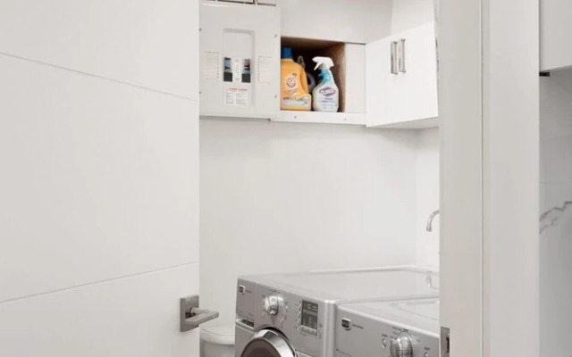 Newly Renovated and Tastefully Furnished 1 BD- 1bath Suite
