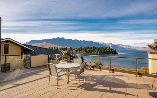 6-Bedroom Penthouse Apartment - The Beacon