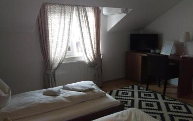 Pensiune Restaurant La Cassa