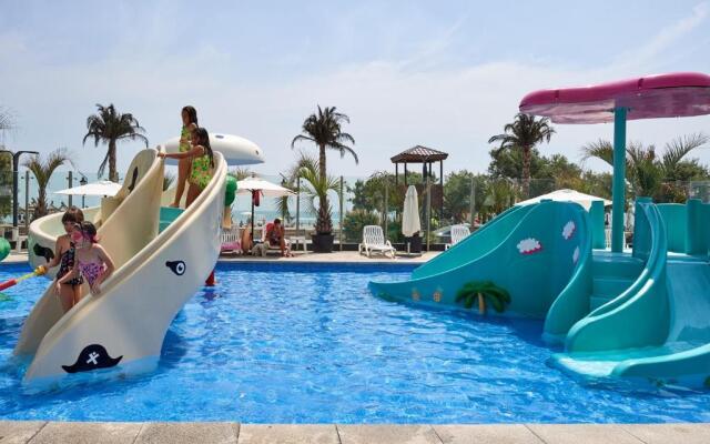 Royale Sundance Studio 8 in Alezzi Beach Spa Pool