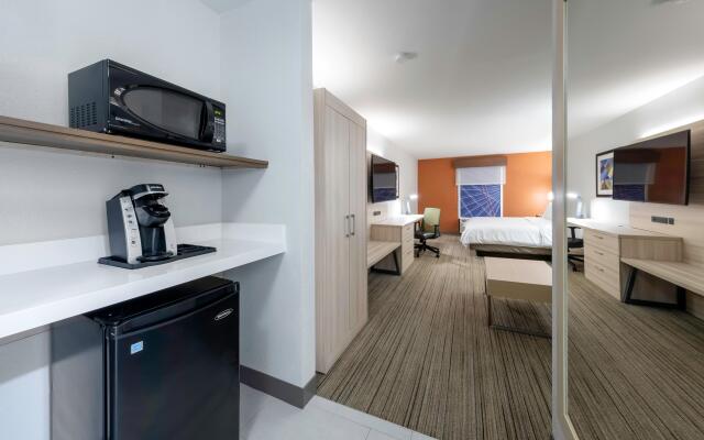 Holiday Inn Express Hotel & Suites Petersburg-Dinwiddie by IHG