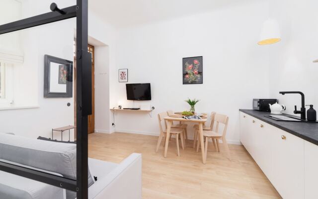 Apartment Dwernickiego Cracow by Renters