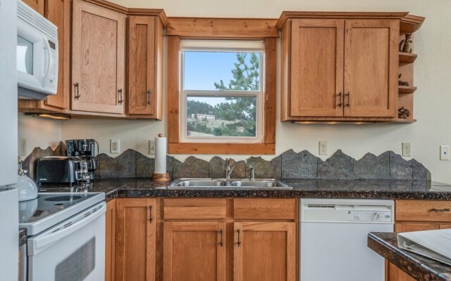 Jackstraw Mountain 32 2 Bedroom Condo by RedAwning