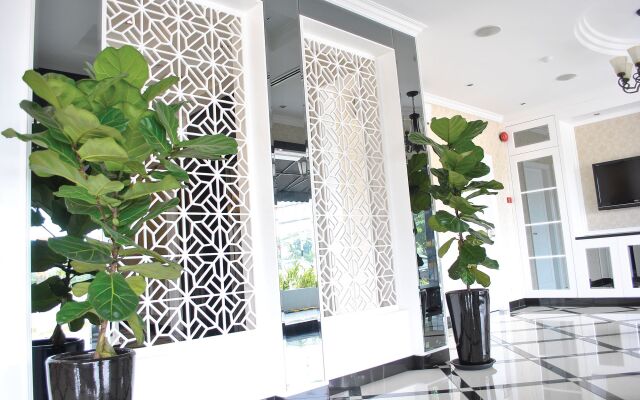 The Grand Jade Hotel