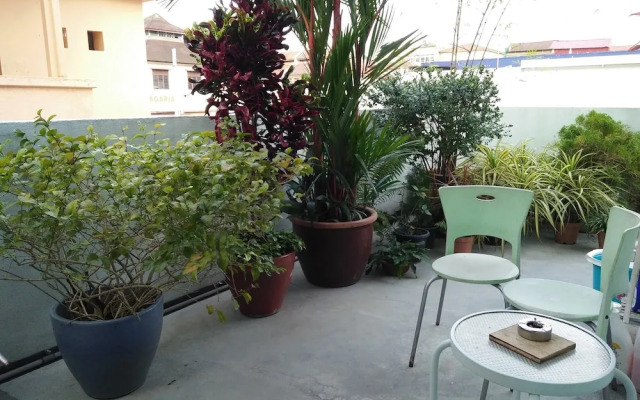 Sojourn Beds & Cafe - Hostel