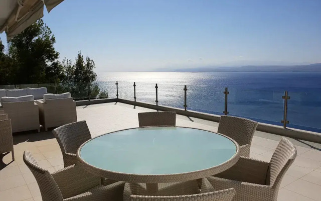 Luxurious Suite Athena Near To Beach