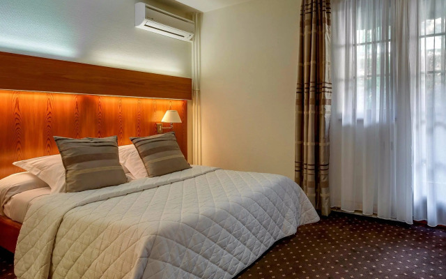 Logis Hotel Domaine Le Moulin