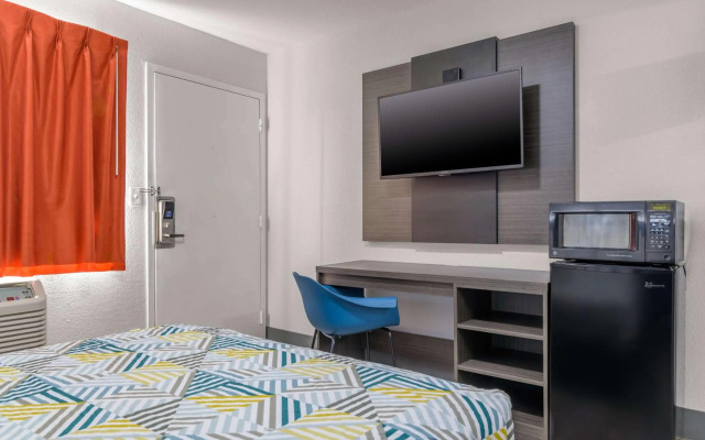 Motel 6 Topeka Northwest